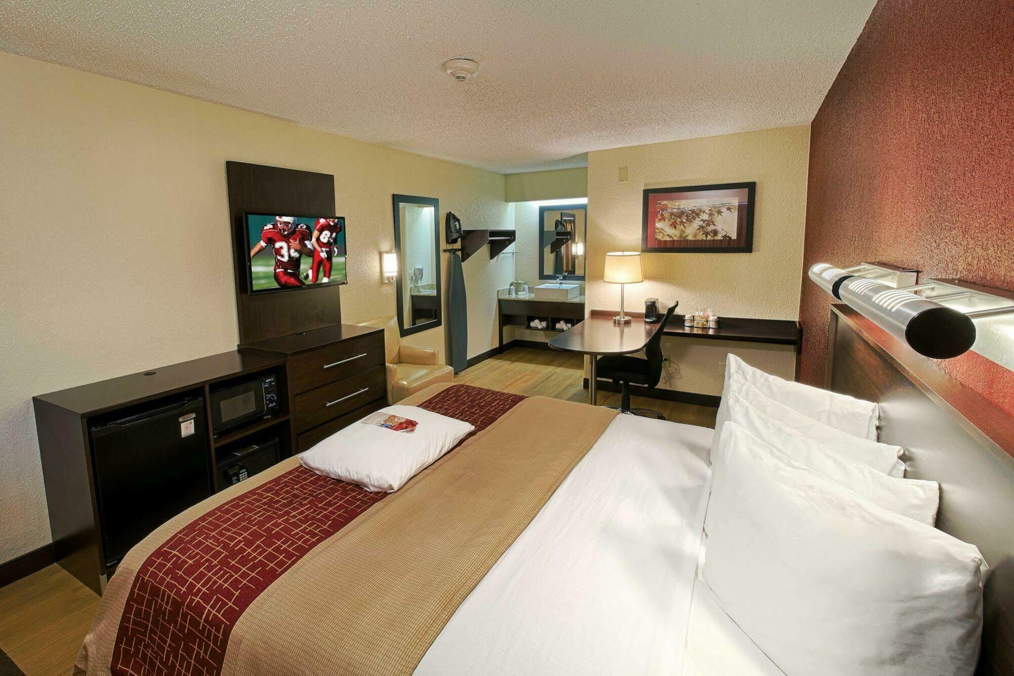 Red Roof Inn Plus+ Philadelphia Airport Essington Esterno foto